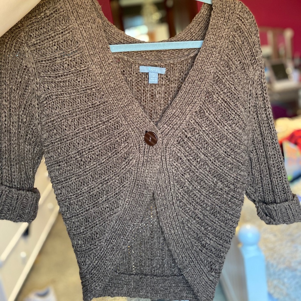 Vintage apt.9 cropped sweater